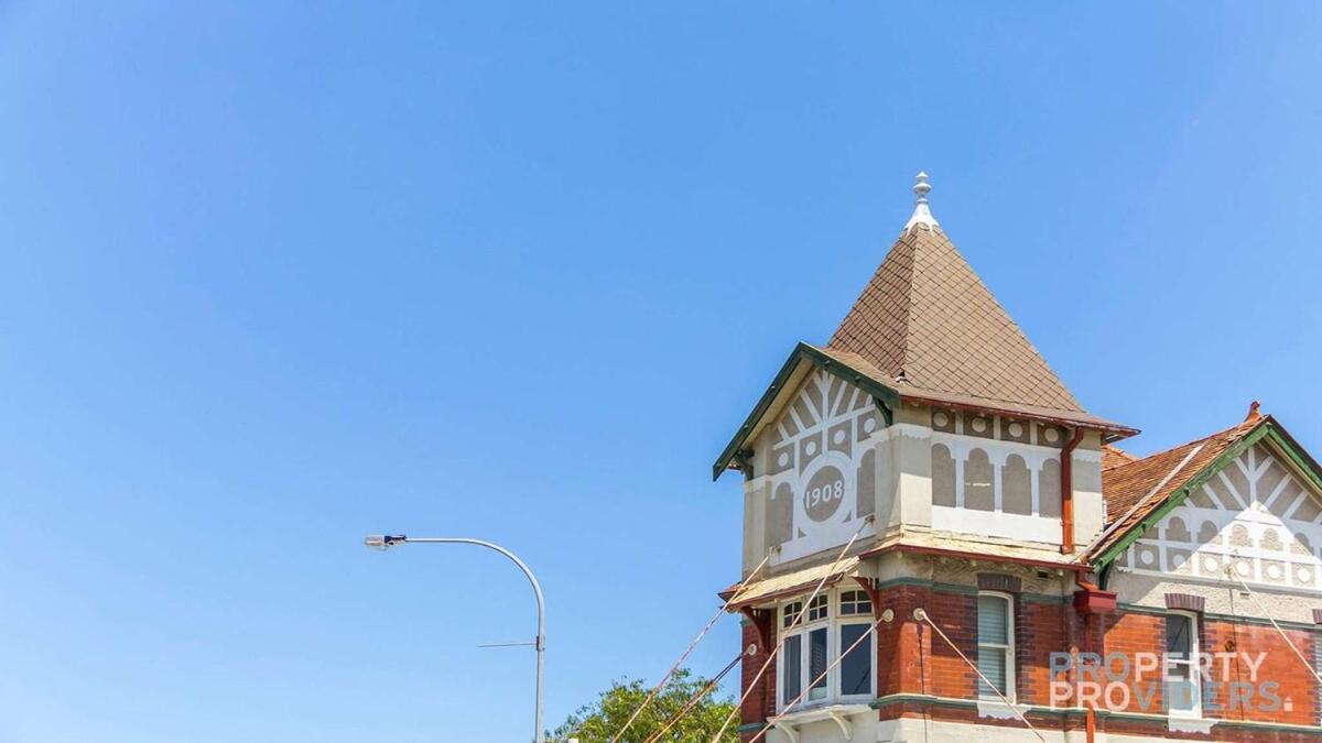 Apartment Cremorne Charm - Relaxed Living With Harbour Views Cre31 *
